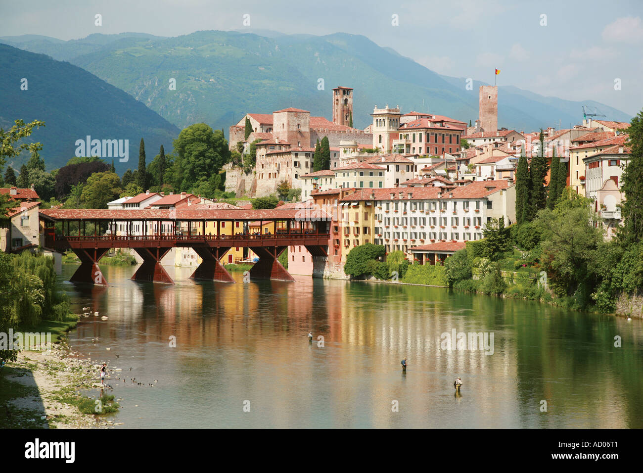Le Vieux Pont Sur La Rivi re Bassano Del Grappa En Italie Juste Au 