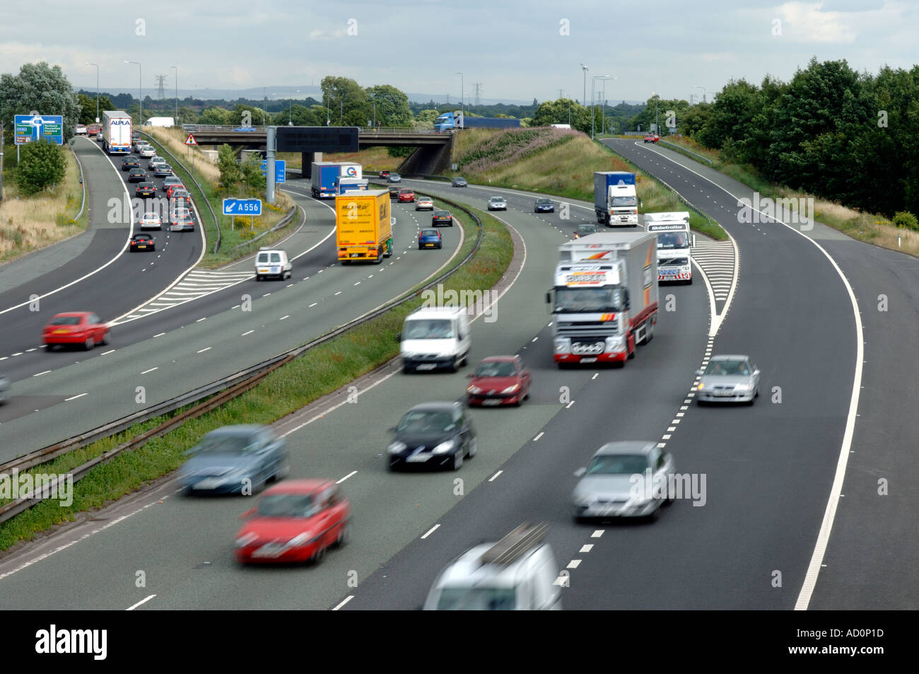 La circulation sur autoroute Banque D'Images