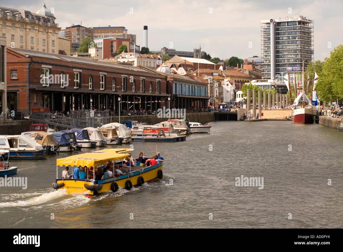 L'Angleterre Le port de Bristol ferry près de Bordeaux et le bassin hydrographique Quay Banque D'Images