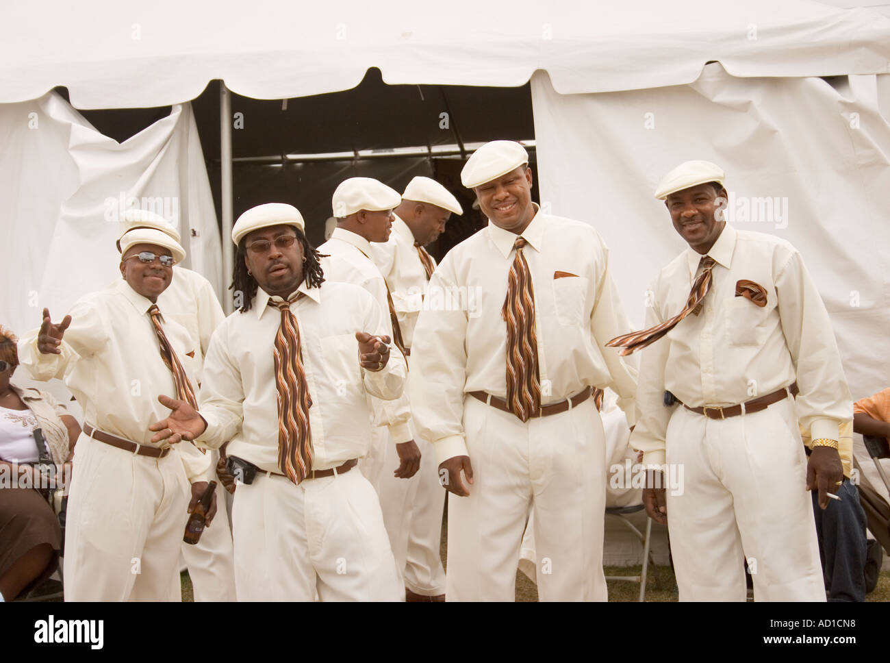 'Neuf fois" de l'aide sociale et le plaisir Club au New Orleans Jazz and Heritage Festival. New Orleans, La. Banque D'Images