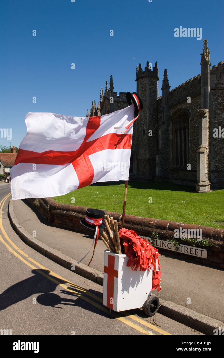 Drapeau de St George, les drapeaux anglais Thaxted Essex Angleterre 2006 Morris Dancing Equipment The Thaxted Morris Ring. 2006 HOMER SYKES Banque D'Images