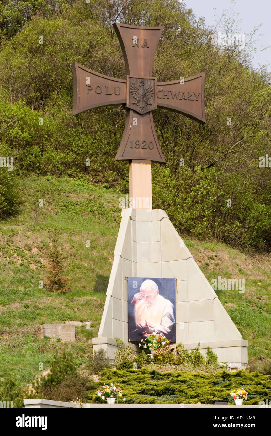 Croix du souvenir du Pape Jean Paul II visite à Sandomierz Pologne Photo  Stock - Alamy