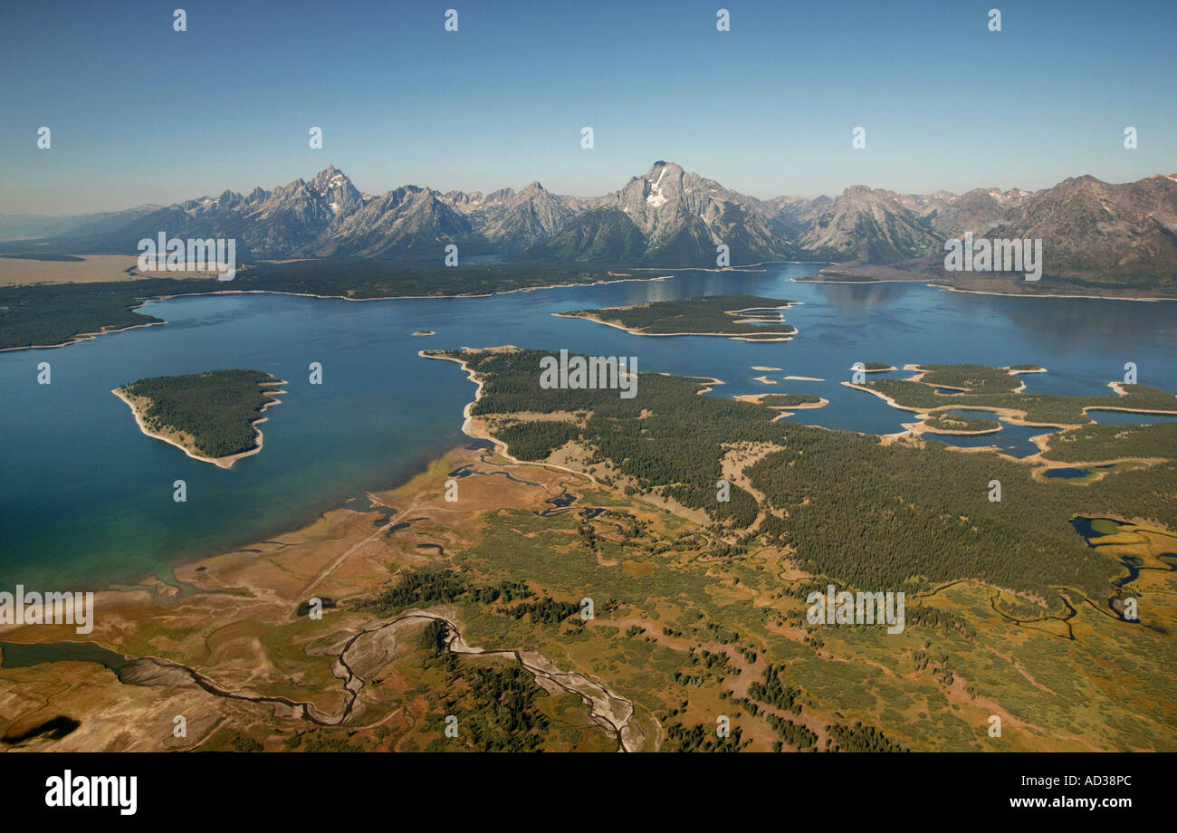 Vue aérienne de la chaîne Teton et Jackson Lake dans le Grand Teton National Park près de Jackson Hole, Wyoming, USA. Banque D'Images