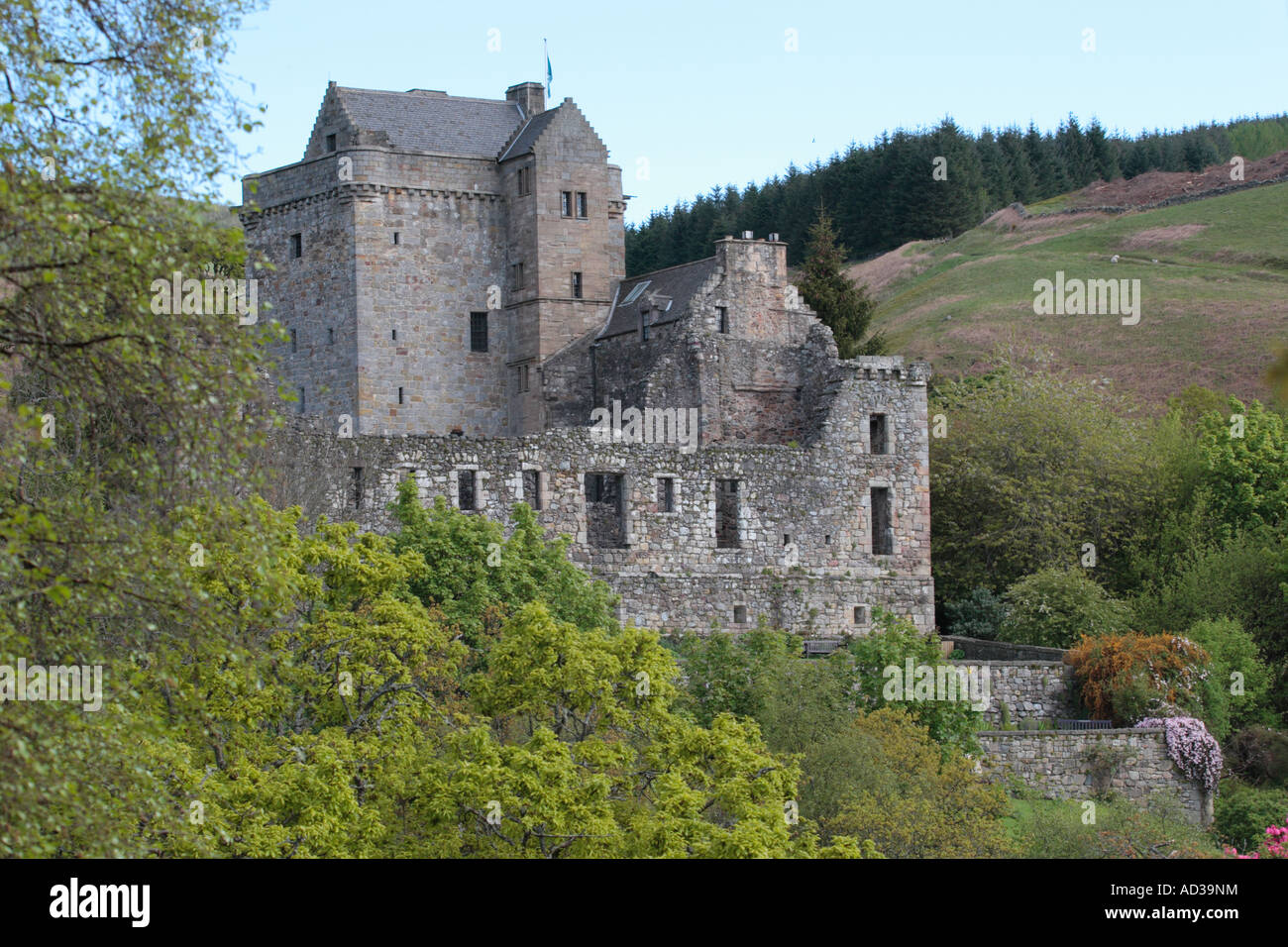 Castle Campbell, dollar au printemps. Banque D'Images