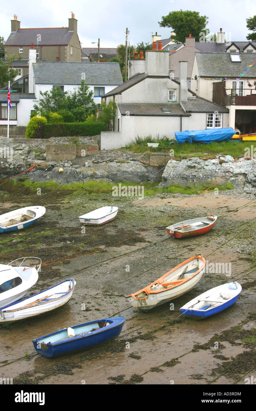 Le port d'Camaes sur l'île d'Anglesey, dans le Nord du Pays de Galles Banque D'Images