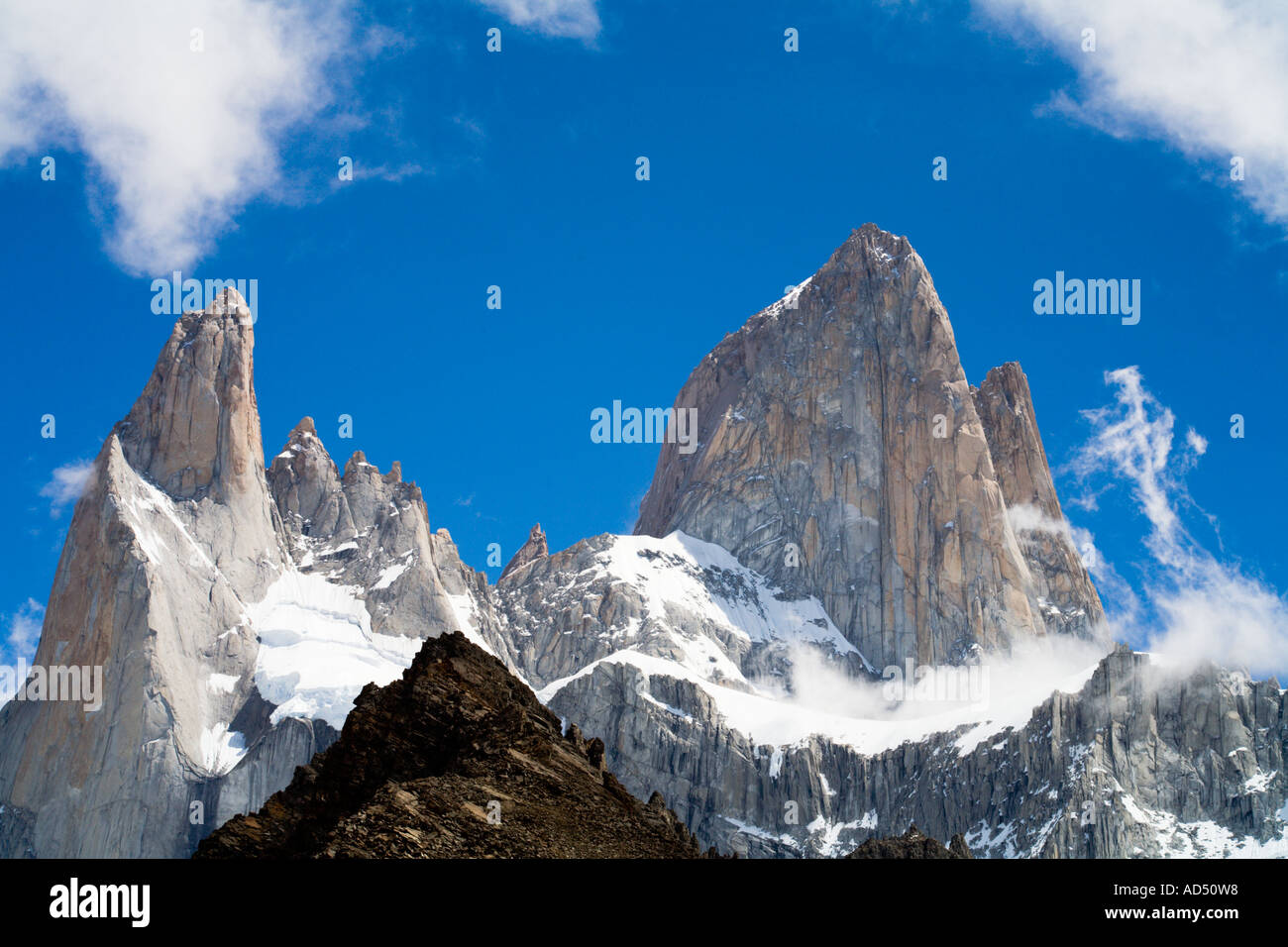 3 375 m sommet du mont Fitzroy, également connu sous le nom de Cerro Chaltén, le plus haut sommet de la parc Los Glaciares. Banque D'Images