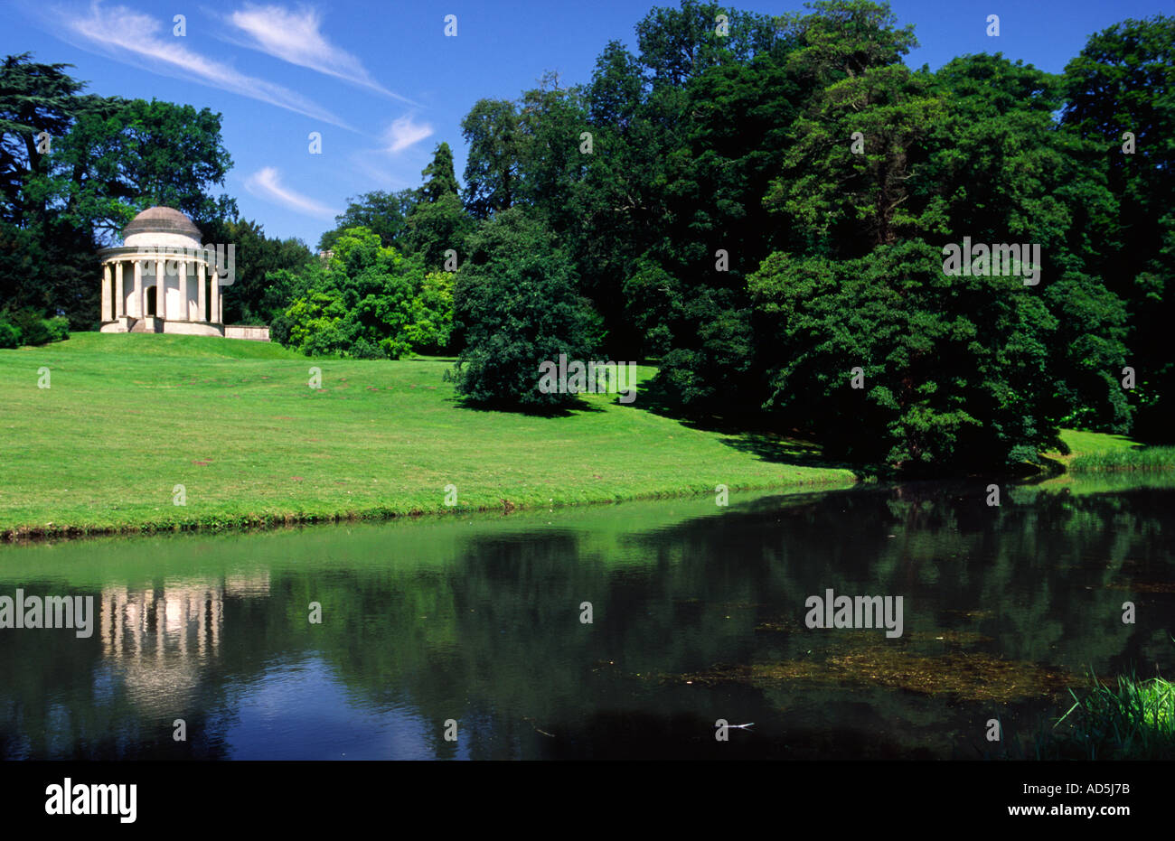 Rotonde et onze acres Lake Stowe Jardins 2 Banque D'Images