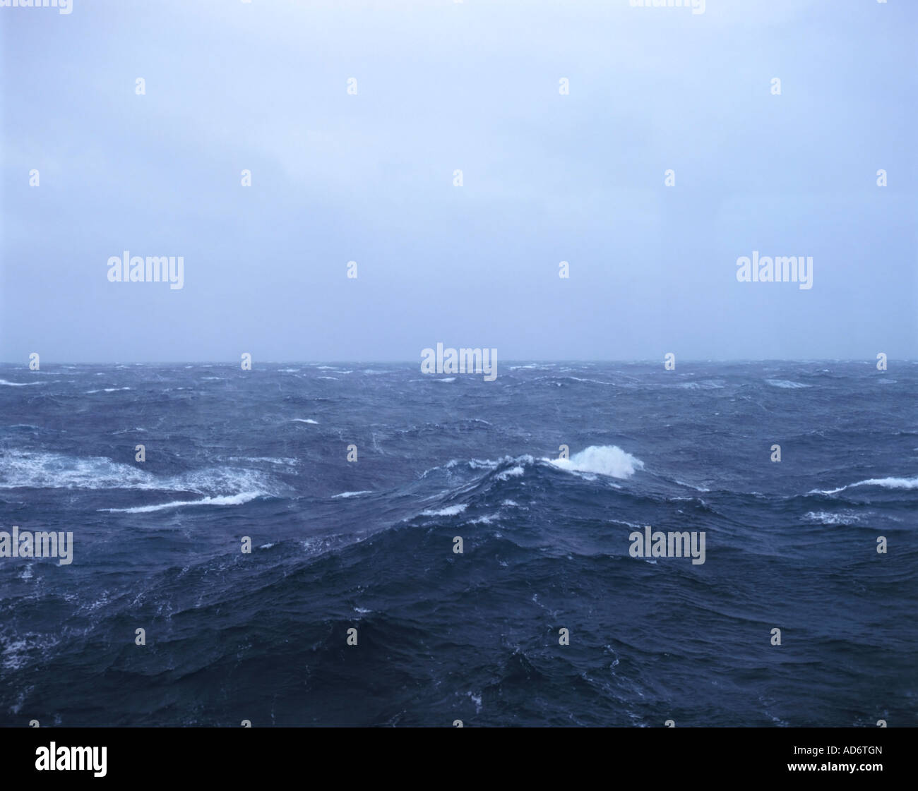 Rough Sea State, maritime Beaufort échelle Gale Force 8, océan Atlantique Nord Banque D'Images