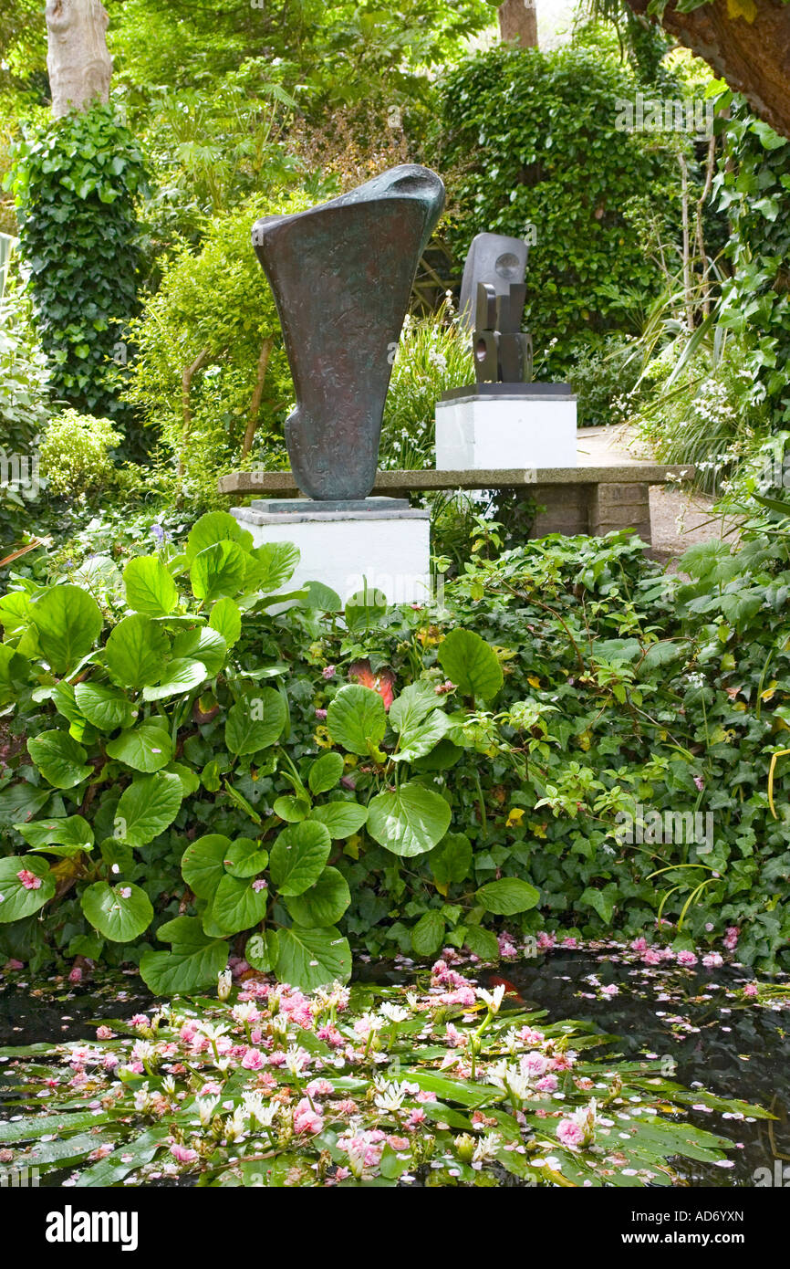 Le Barbara Hepworth Museum and Sculpture Garden à St Ives, Cornwall, géré par la Tate Gallery Banque D'Images