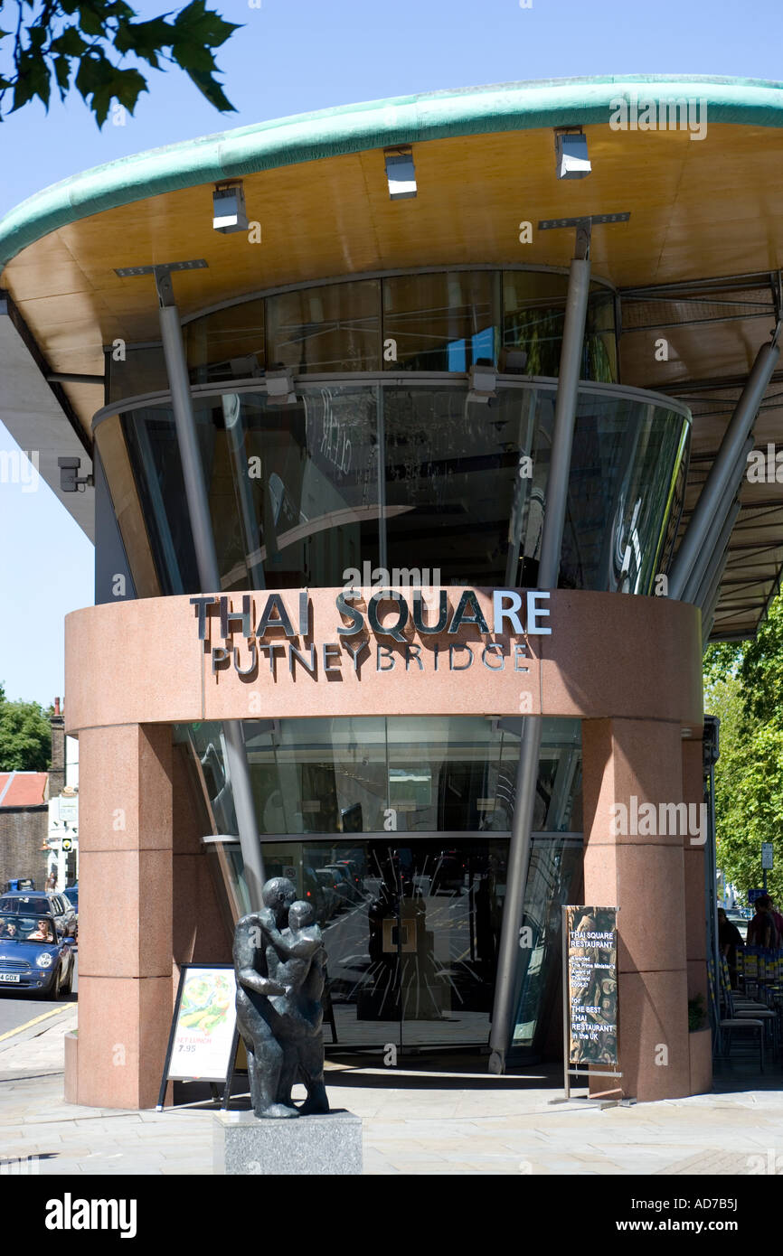 Thai Square Restaurant Tamise Putney London England Banque D'Images