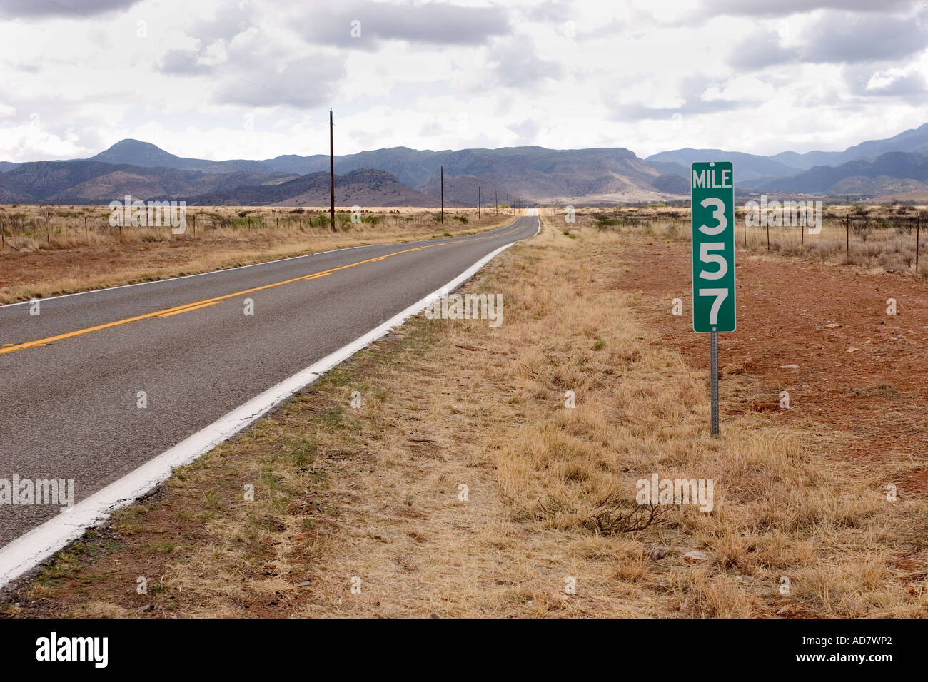 Borne Mile 357 sur une autoroute américaine au sud de Wilcox Arizona Banque D'Images