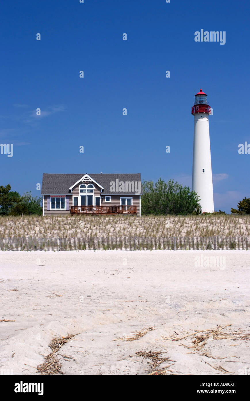 Célèbre Phare et Beach Cottage à Cape May Point New Jersey États-Unis Amérique latine Banque D'Images