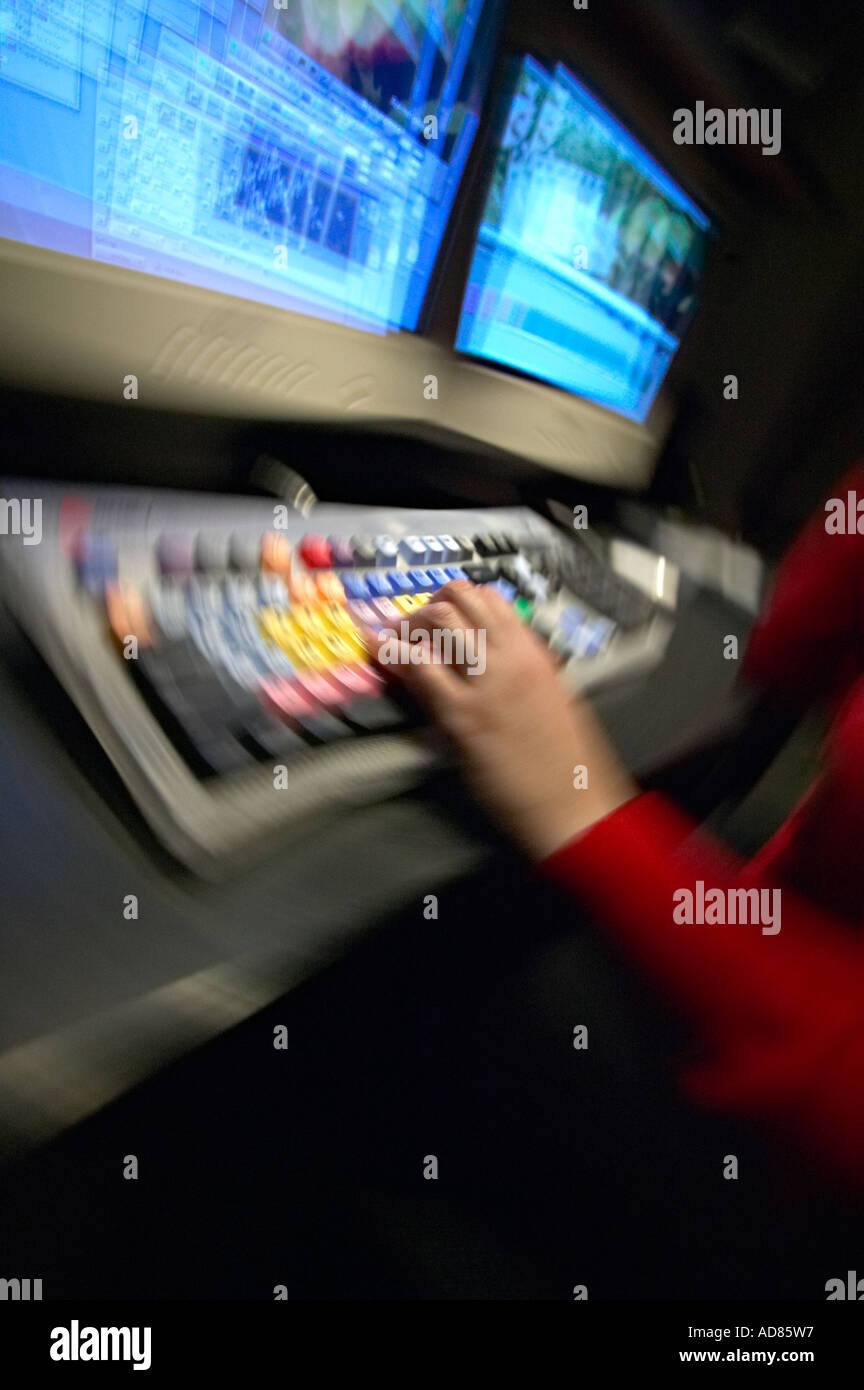 Suite de post-production dans les activités de la salle de montage vidéo de l'activité d'action demandez à enseigner l'édification d'enseignement l'éducation Banque D'Images