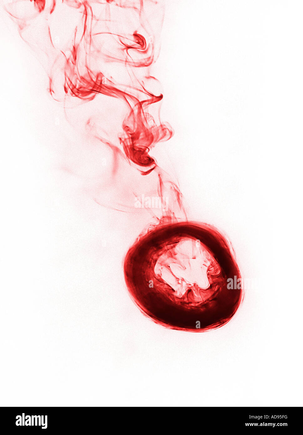 Photographie d'un anneau de fumée étant donné un traitement graphique Banque D'Images