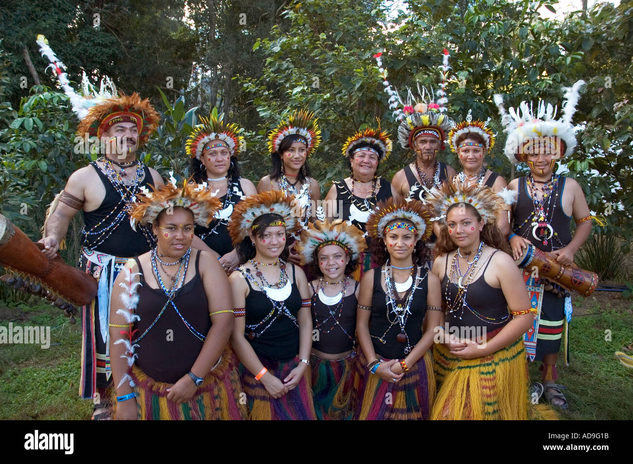 Port Moresby Papouasie-nouvelle dance troupe au festival premières personnes Banque D'Images