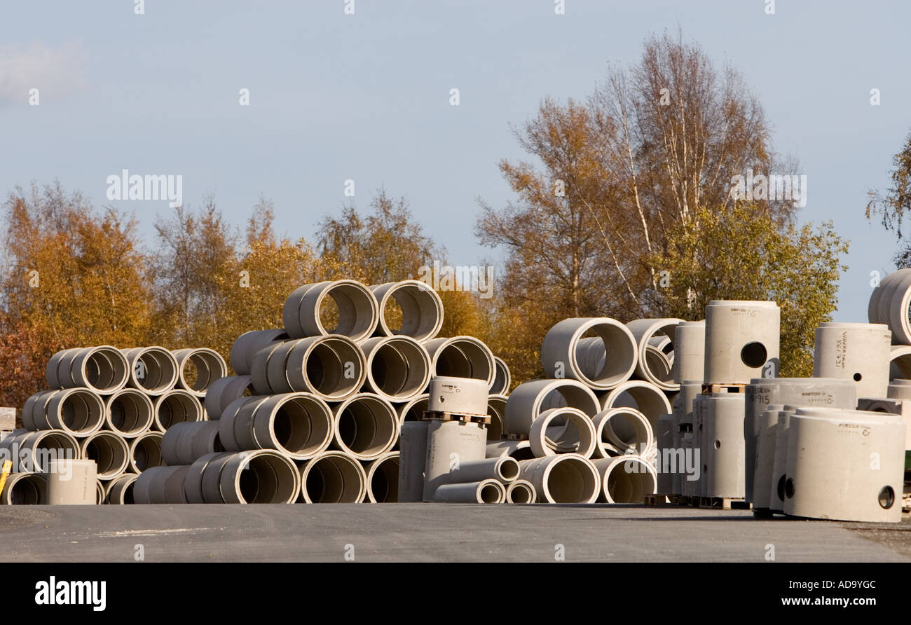 Inventaire des éléments en béton pour puits, drains , ponceaux et égouts , Finlande Banque D'Images