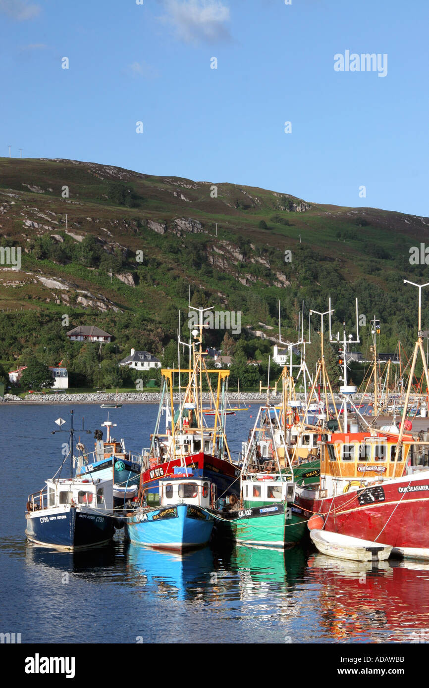 UK Ecosse Wester Ross Ullapool Highland Bateaux de pêche au quai Loch Broom Banque D'Images