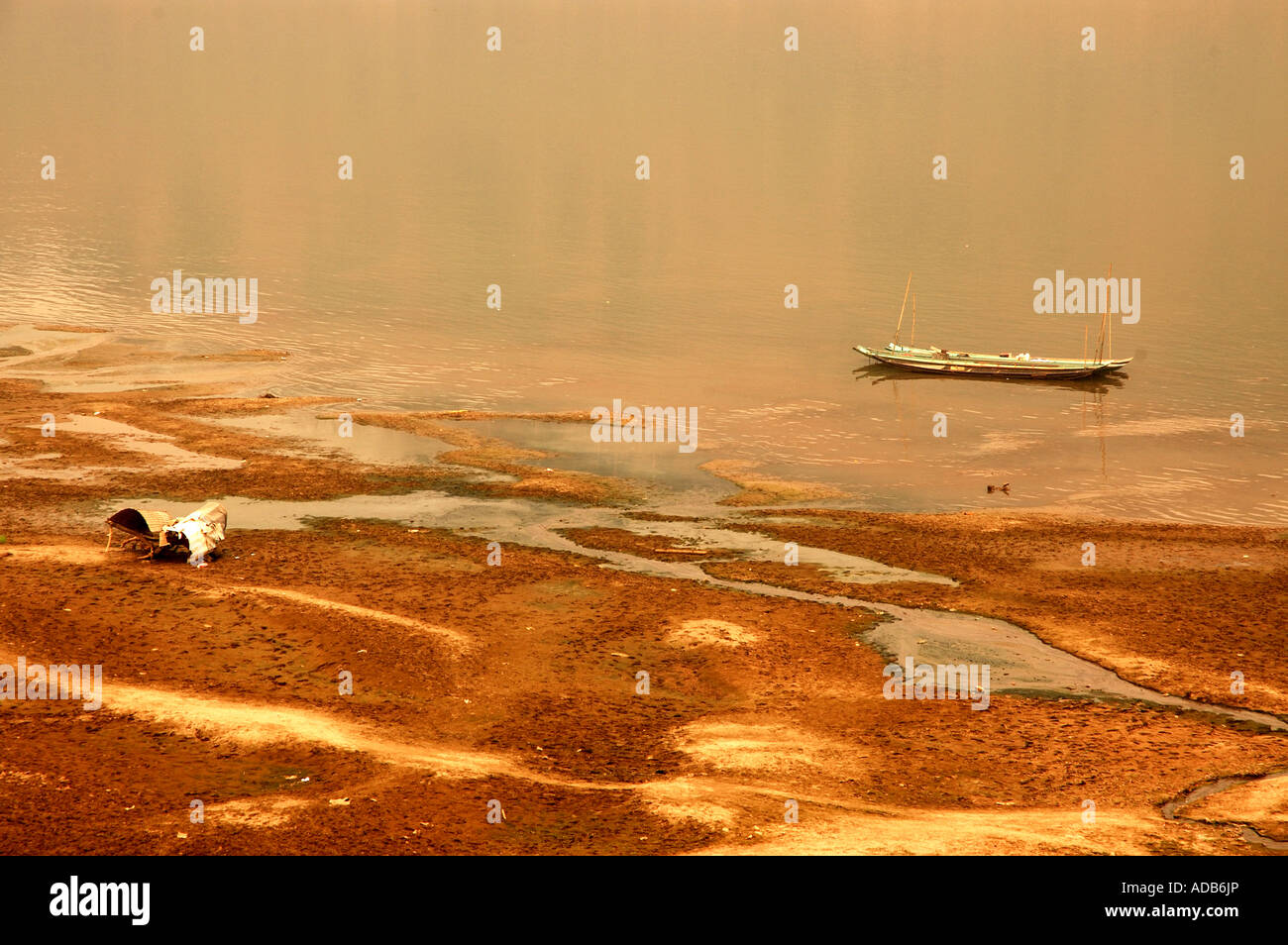 Un bateau sur le Mékong à Luang Prabang, dans le Nord du Laos Banque D'Images