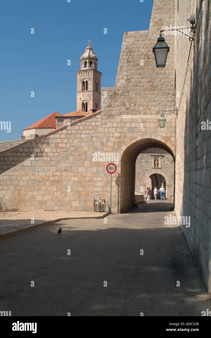 Murs et portes de la vieille ville de Dubrovnik, Croatie. Banque D'Images