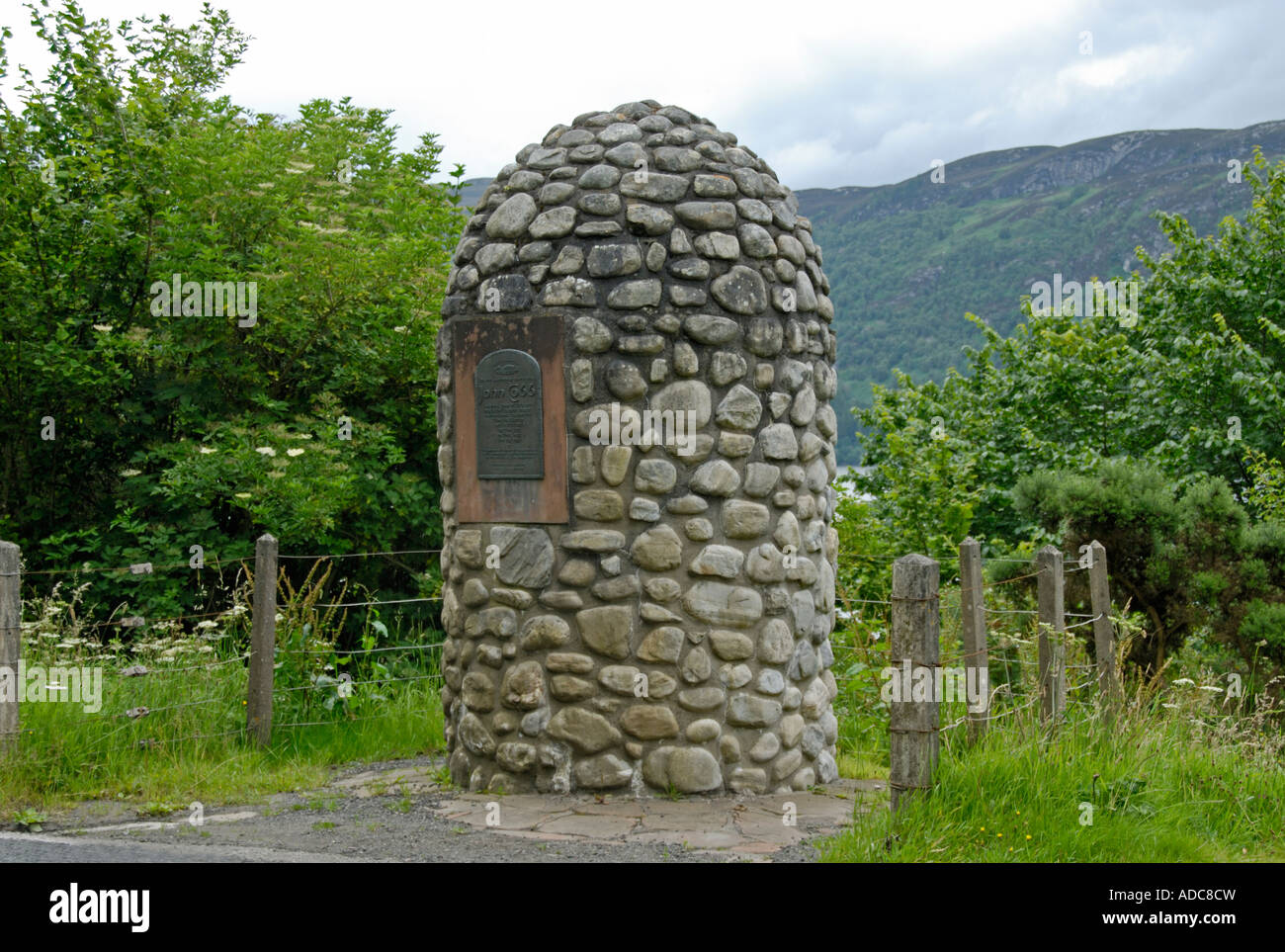 John Cobb Memorial , Urquhart Bay , le Loch Ness , Invernesshire , Ecosse , U . K . , Europe . Banque D'Images