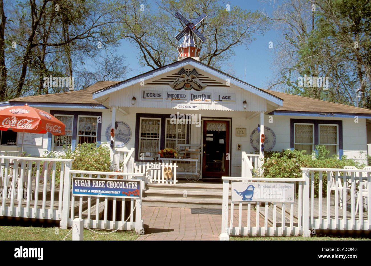Old Town Spring Texas USA Dutch Boutique avec moulin Banque D'Images Old Town Spring Texas USA Dutch Boutique avec moulin Banque D'Images
