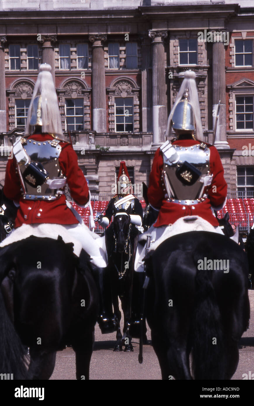 Gardes vie Troopers, relève de la garde, Horseguards Parade, Londres Banque D'Images