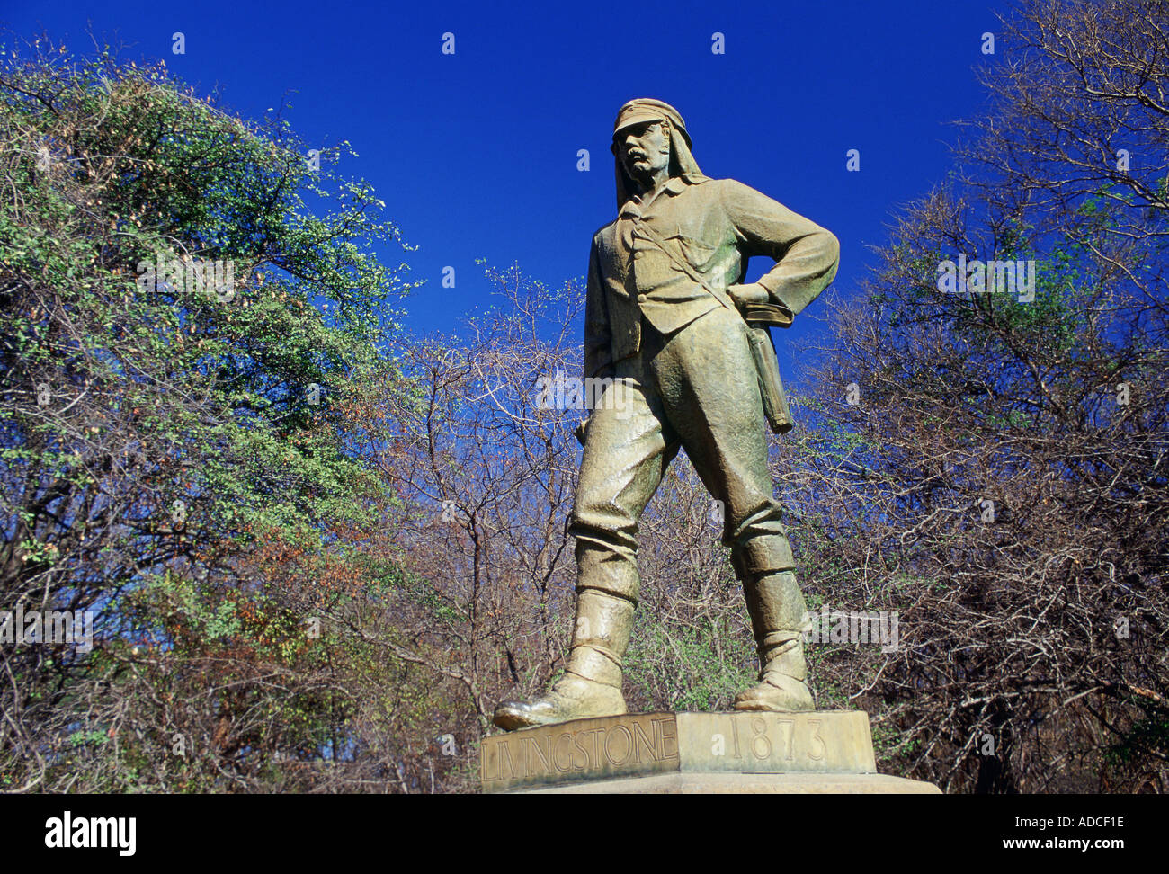 Statue de l'explorateur David Livingstone à Victoria Falls sur la rivière Zambèze Zimbabwe Afrique Banque D'Images