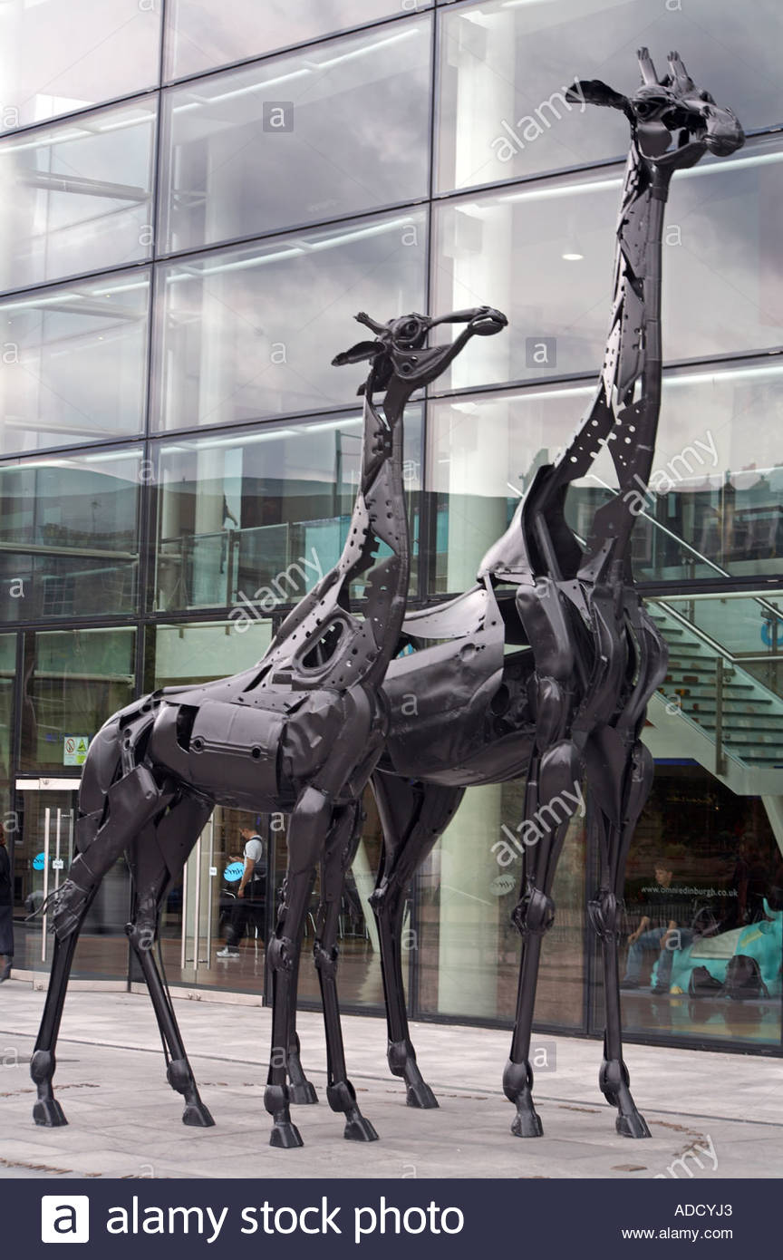 La sculpture moderne de deux girafes, centre-ville d'édimbourg (écosse) Banque D'Images