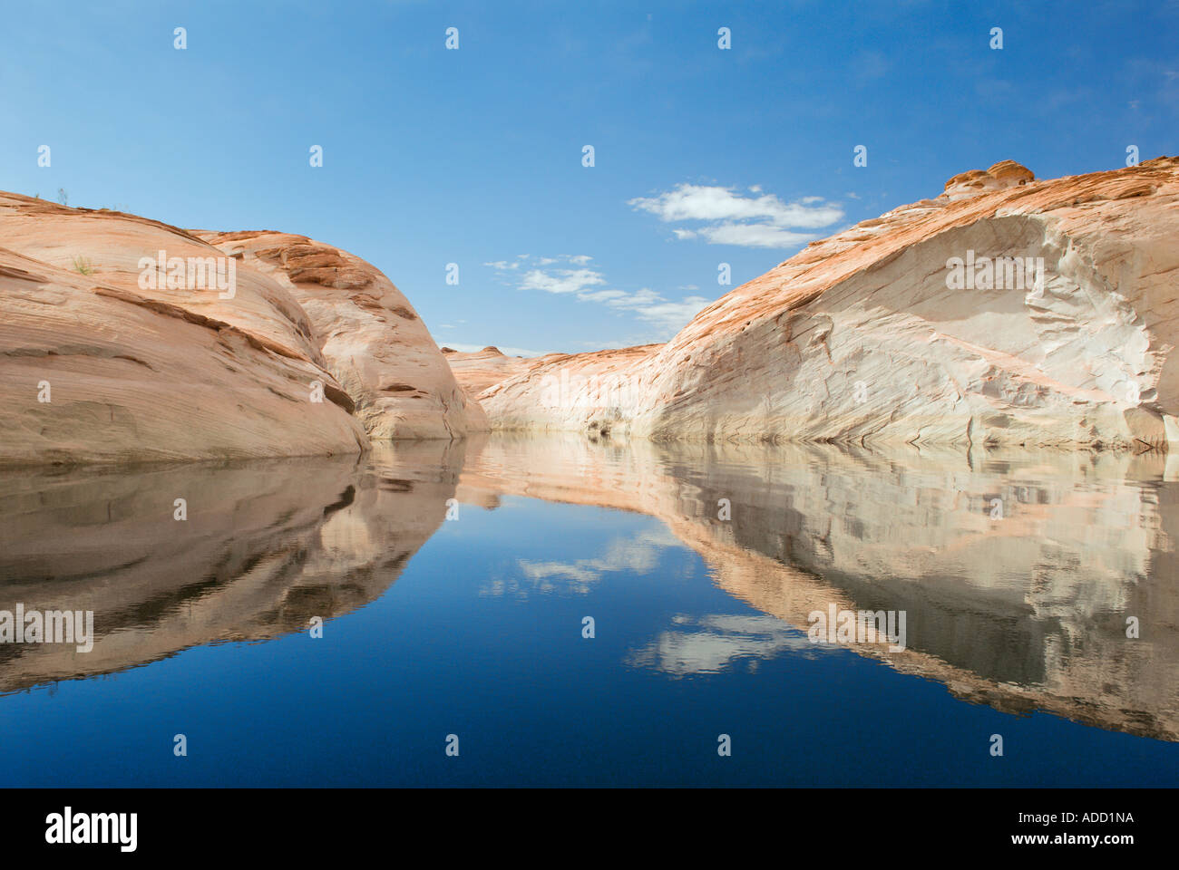 Réflexions de canyon dans les murs du labyrinthe à Canyon Lake Powell une partie de la Glen Canyon National Recreation Area Banque D'Images