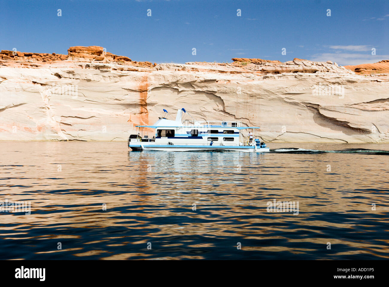 Un bateau-croisière sur le Lac Powell, une partie de la Glen Canyon  National Recreation Area Photo Stock - Alamy