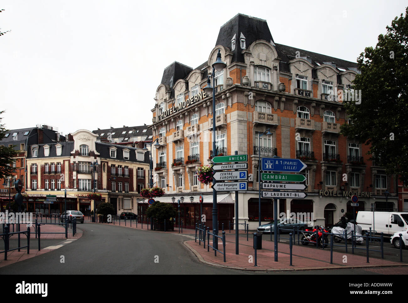 L'hôtel moderne dans le centre de Arras dans le nord de la France Banque D'Images
