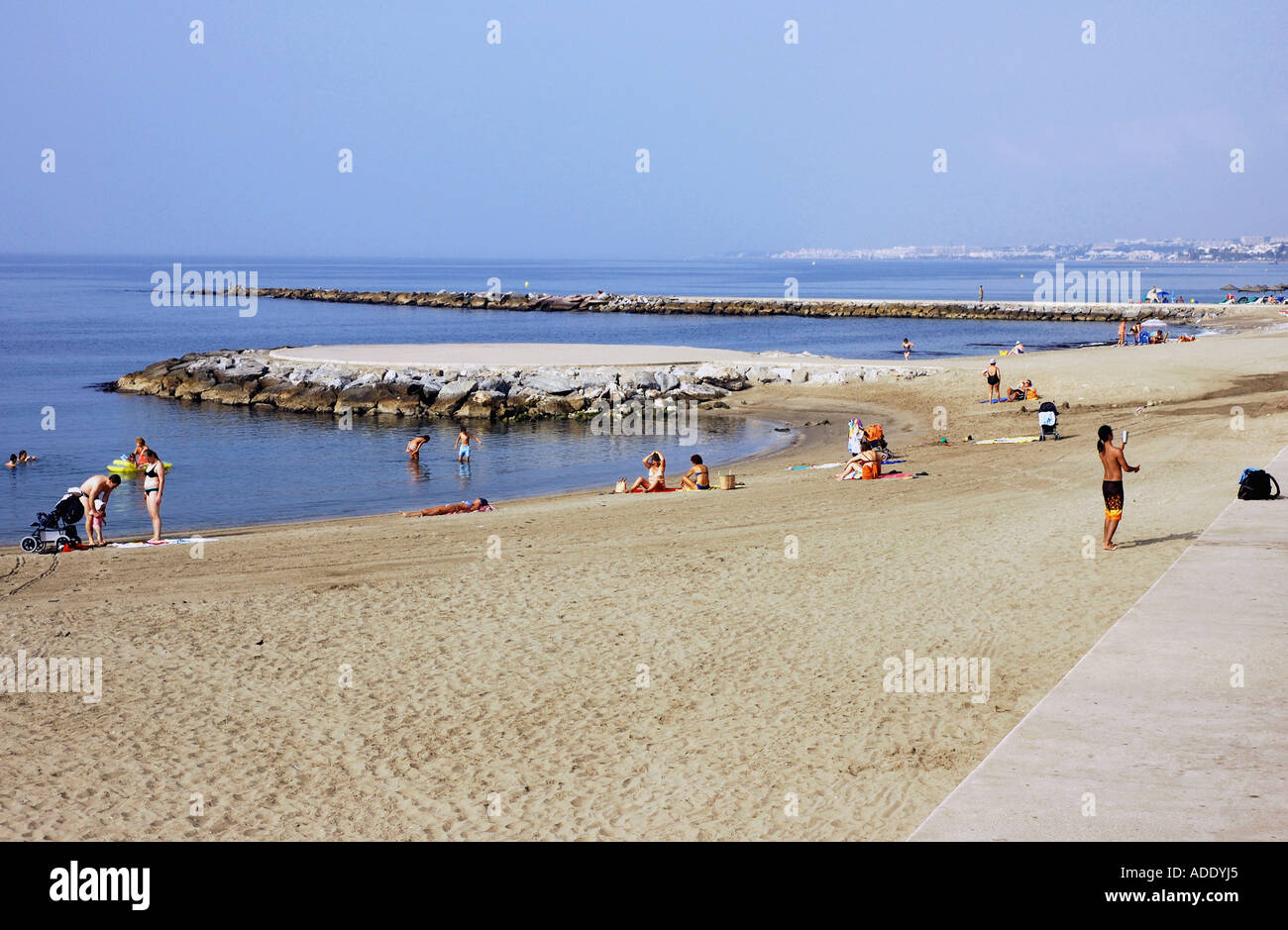 Vue panoramique sur mer et plage de Marbella Costa del Sol Andalousie Côte Soleil Andalucía España Espagne Iberia Europe Banque D'Images