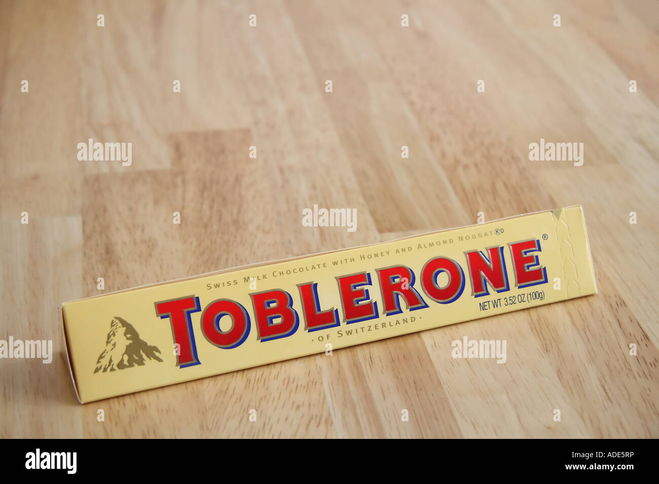 Encore une image de la vie d'un chocolat au lait suisse Toblerone candy bar : une importation ici aux ETATS UNIS. Banque D'Images