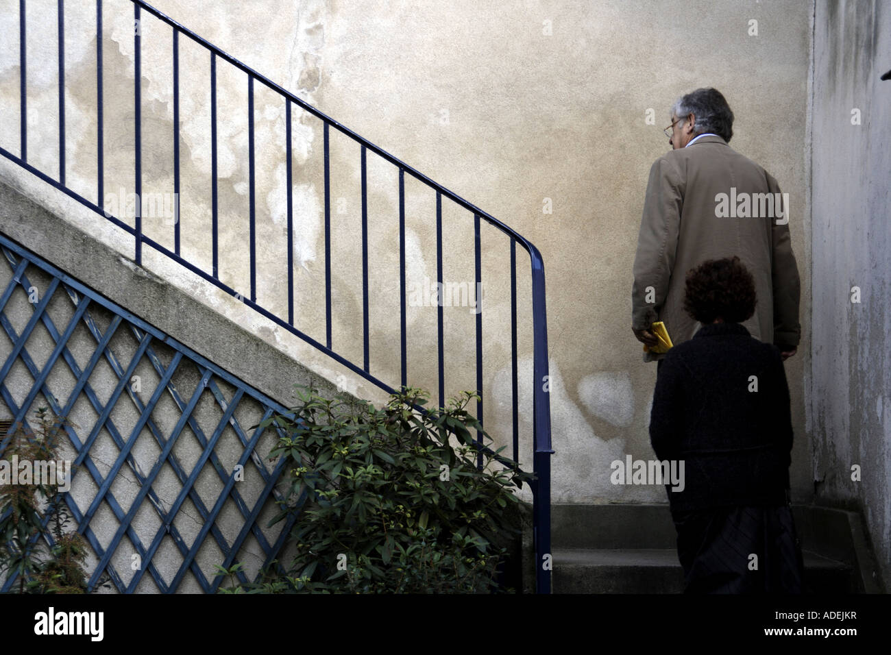 Paris et les touristes en visite dans un élégant bâtiment Banque D'Images