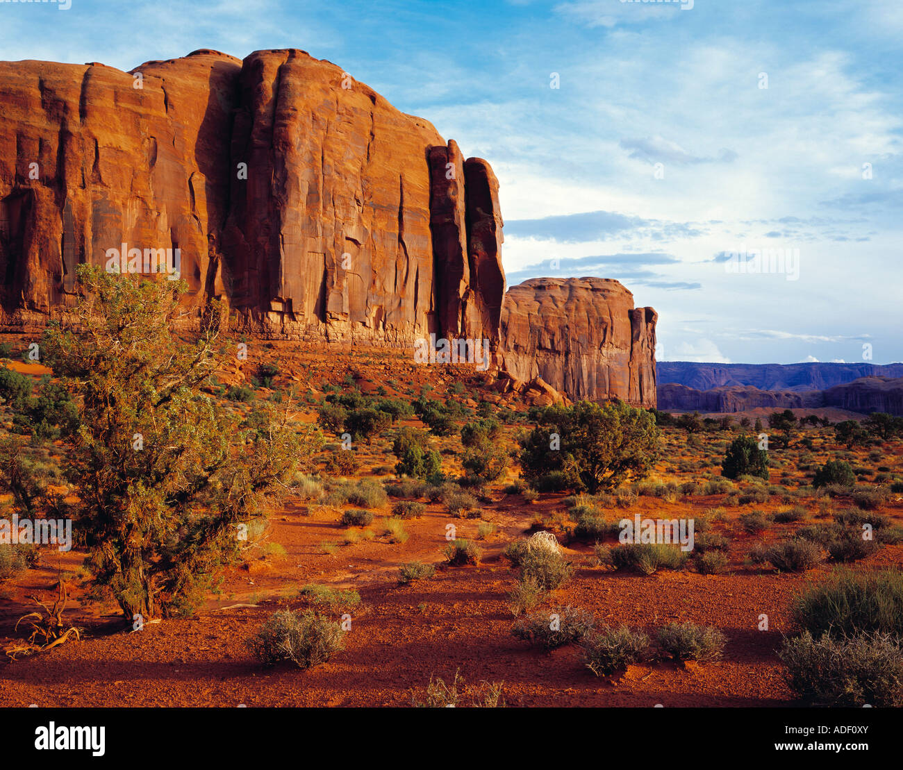 Falaises orange à Monument Valley Arizona USA Banque D'Images