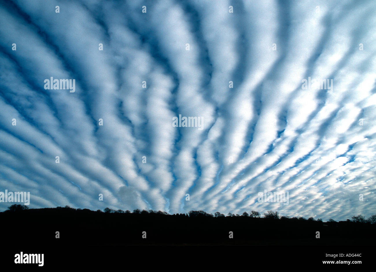 La formation de nuages inhabituels UK Cotswolds Banque D'Images