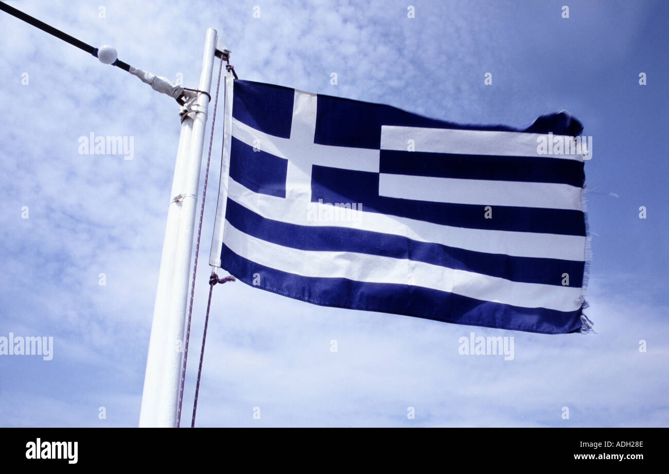 La liberté OU LA MORT 01 drapeau grec sur le navire en mer C'EST 1 DE 1 PICS SEMBLABLES ET DE 1 200 TOTAL PHOTOS Banque D'Images