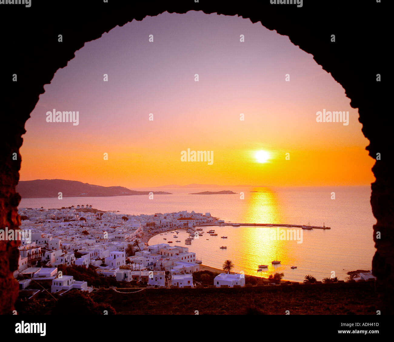 Grèce Mykonos Town harbour sunset Banque D'Images