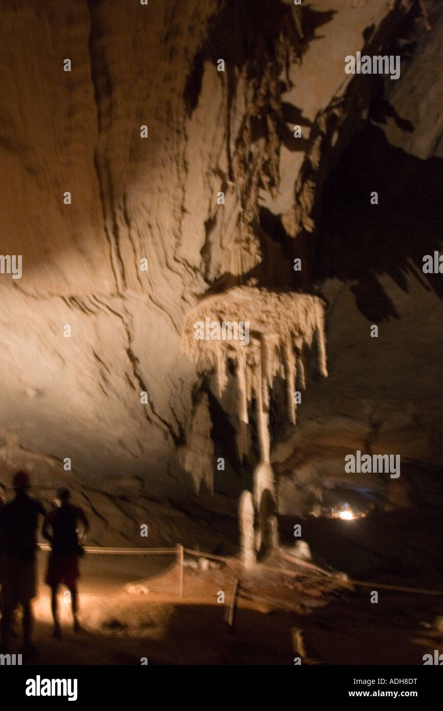 Stalectites dans Cave Banque D'Images