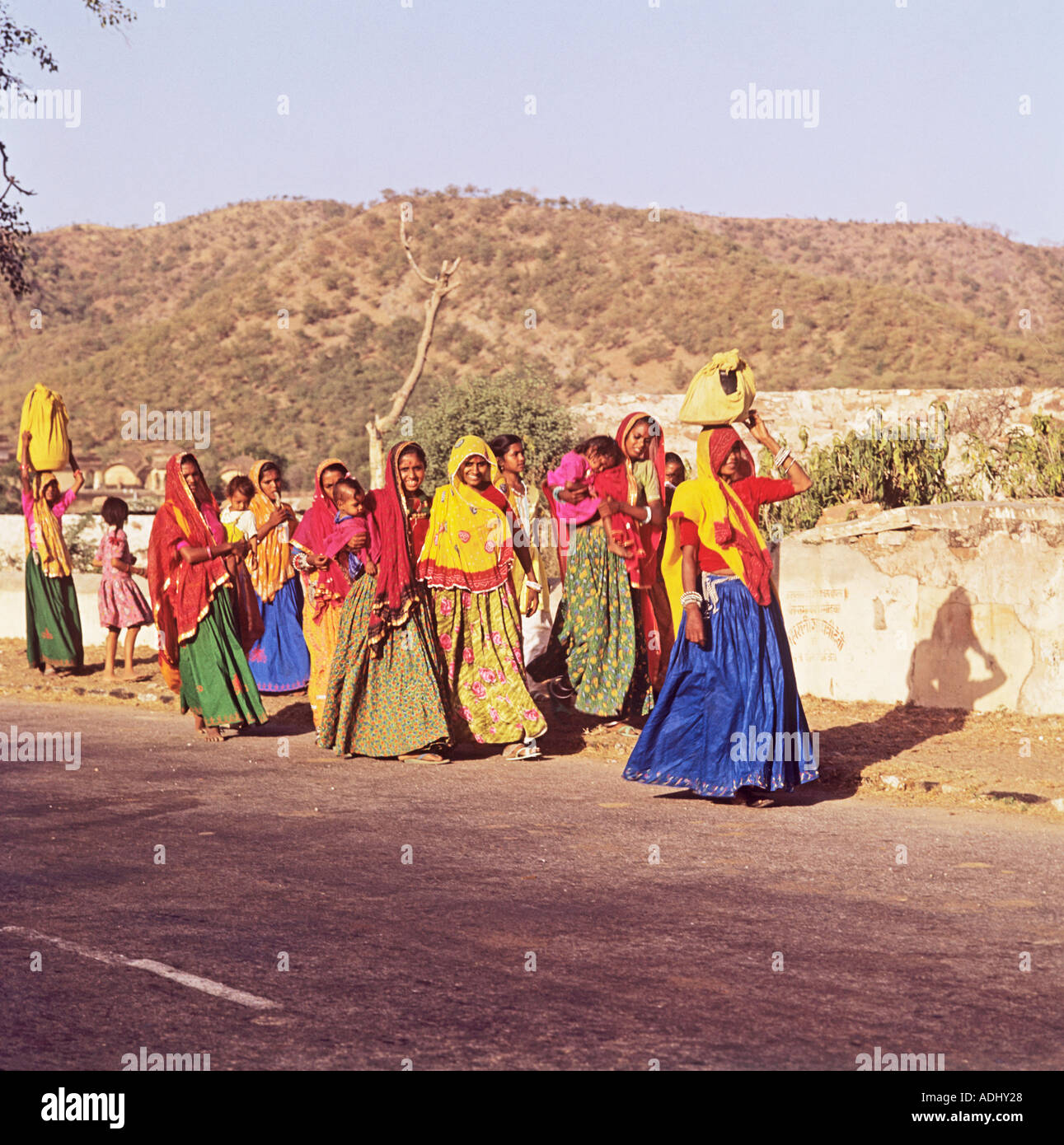 Les costumes colorés des femmes de l'Inde Rajasthan Amber sur un jour de festival Banque D'Images