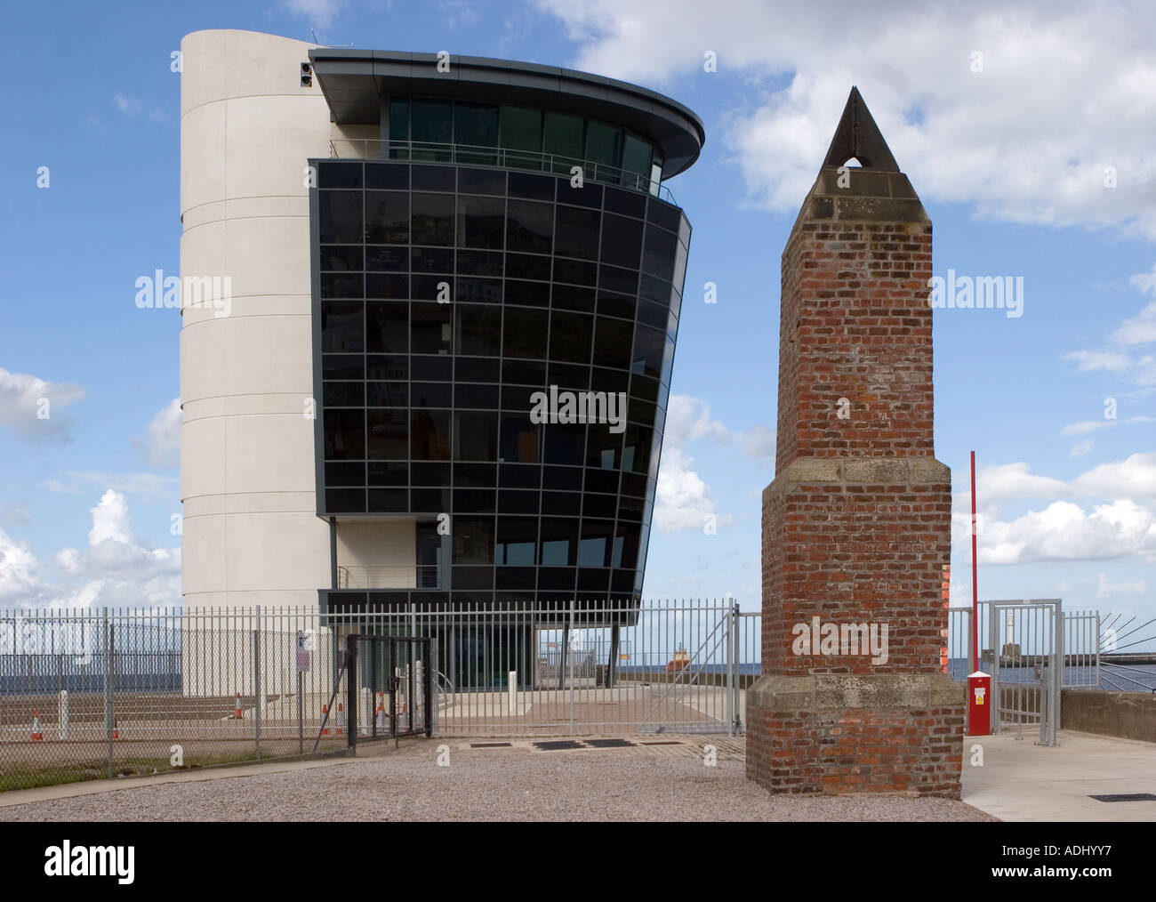 Port d'Aberdeen docklands. Tour de navigation du Scartys Monument Marine Operations Center, Aberdeenshire, Écosse, Royaume-Uni Banque D'Images