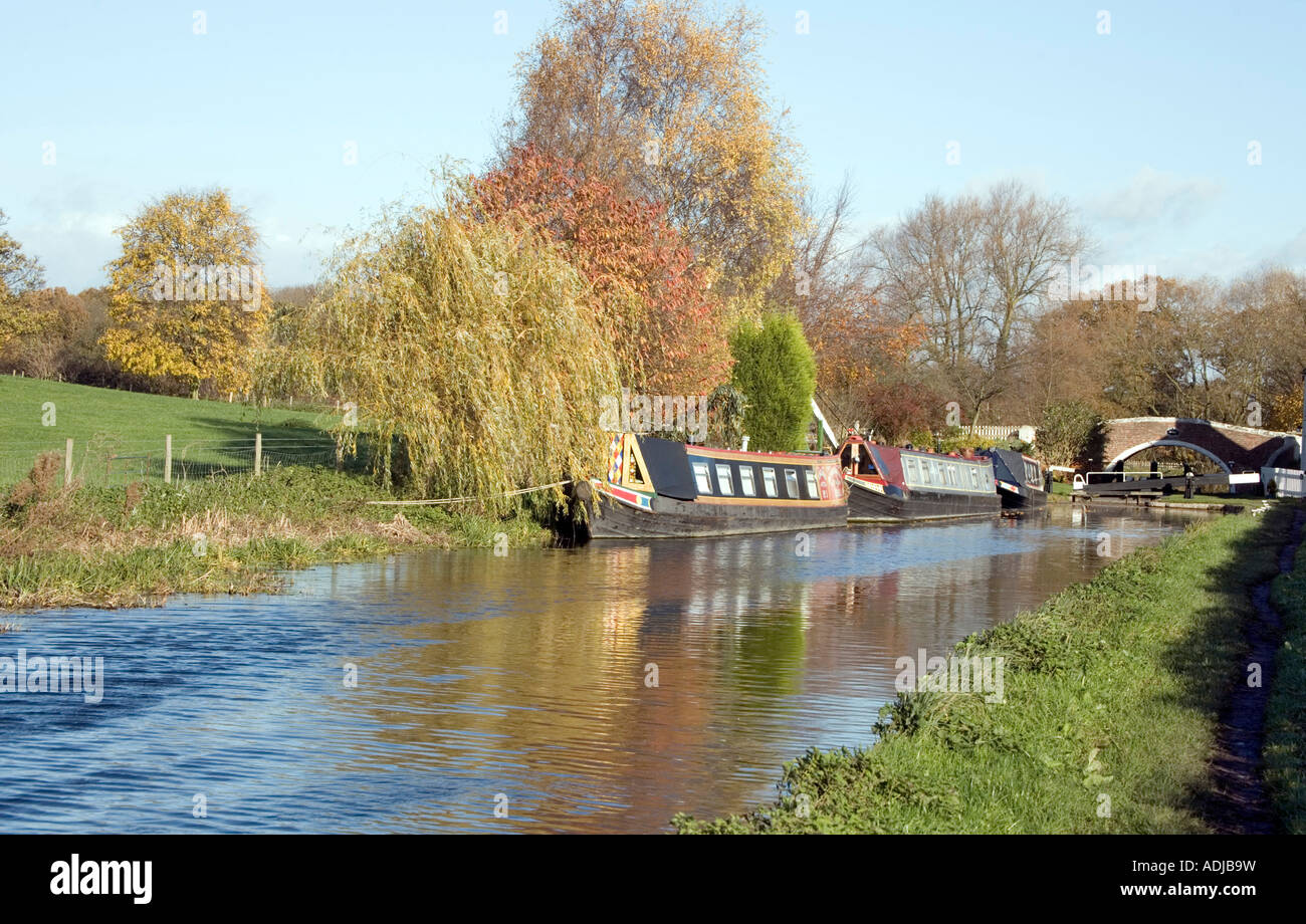 Staffordshire Worcestershire et péniches sans blocage de la voie navigable 43 Automne Tixall Staffordshire Cannock Chase Banque D'Images