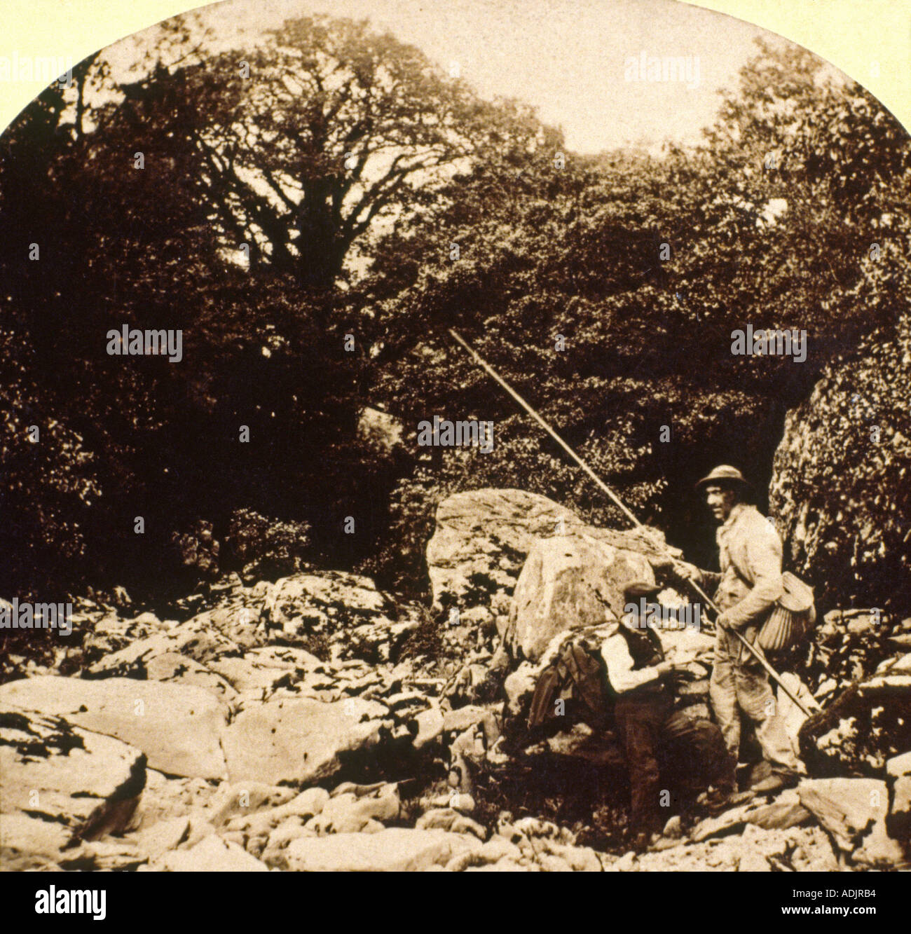 Photographie victorienne de galles la pêche sur la rivière Lledr Betwys y Coed au milieu des années 1860 Banque D'Images