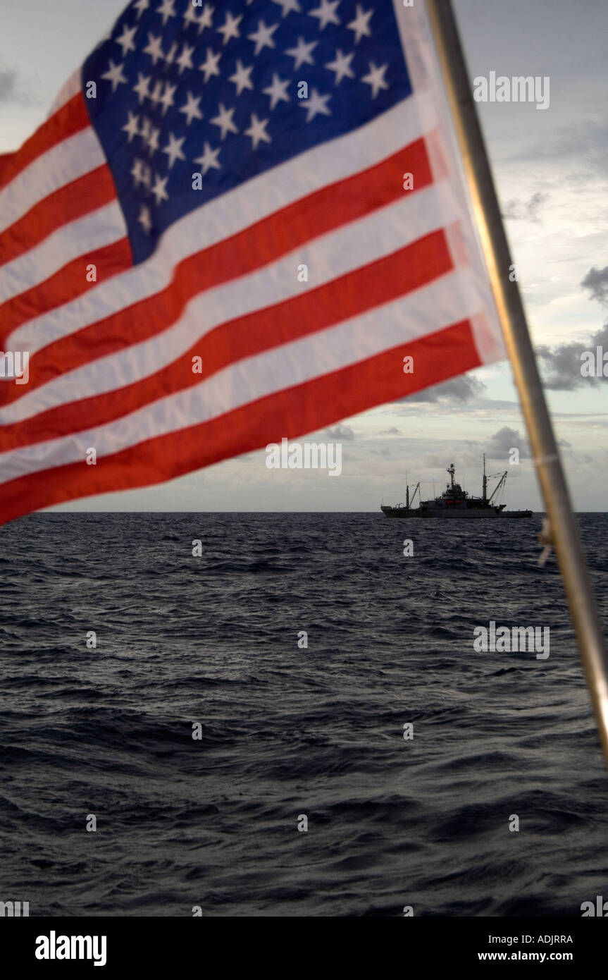 USS Salvor répond aux MV Trident dans le golfe de Thaïlande Banque D'Images