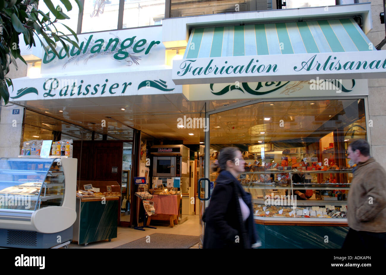 Boulanger pâtissier en Street à Caen. Normandie, France Banque D'Images
