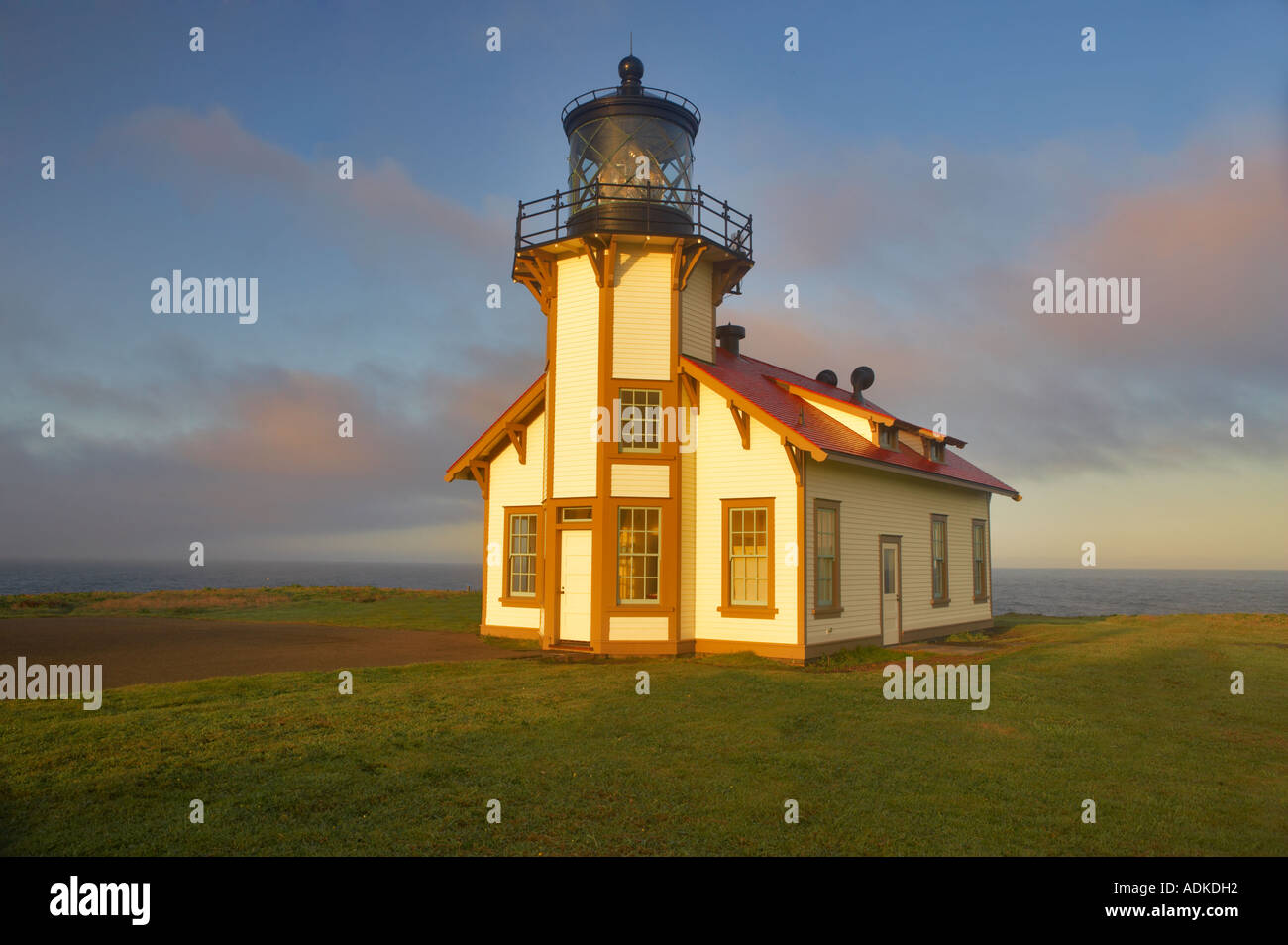 Le phare de Point Cabrillo avec sunrise Californie Banque D'Images
