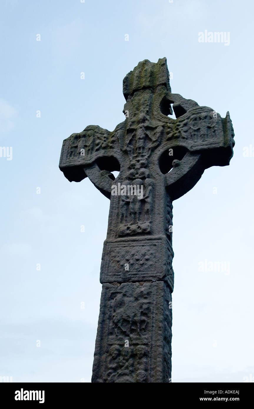 Face Ouest de la Celtic Christian High Cross de Ardboe sur les rives du Lough Neagh, comté de Tyrone, Irlande du Nord. Banque D'Images