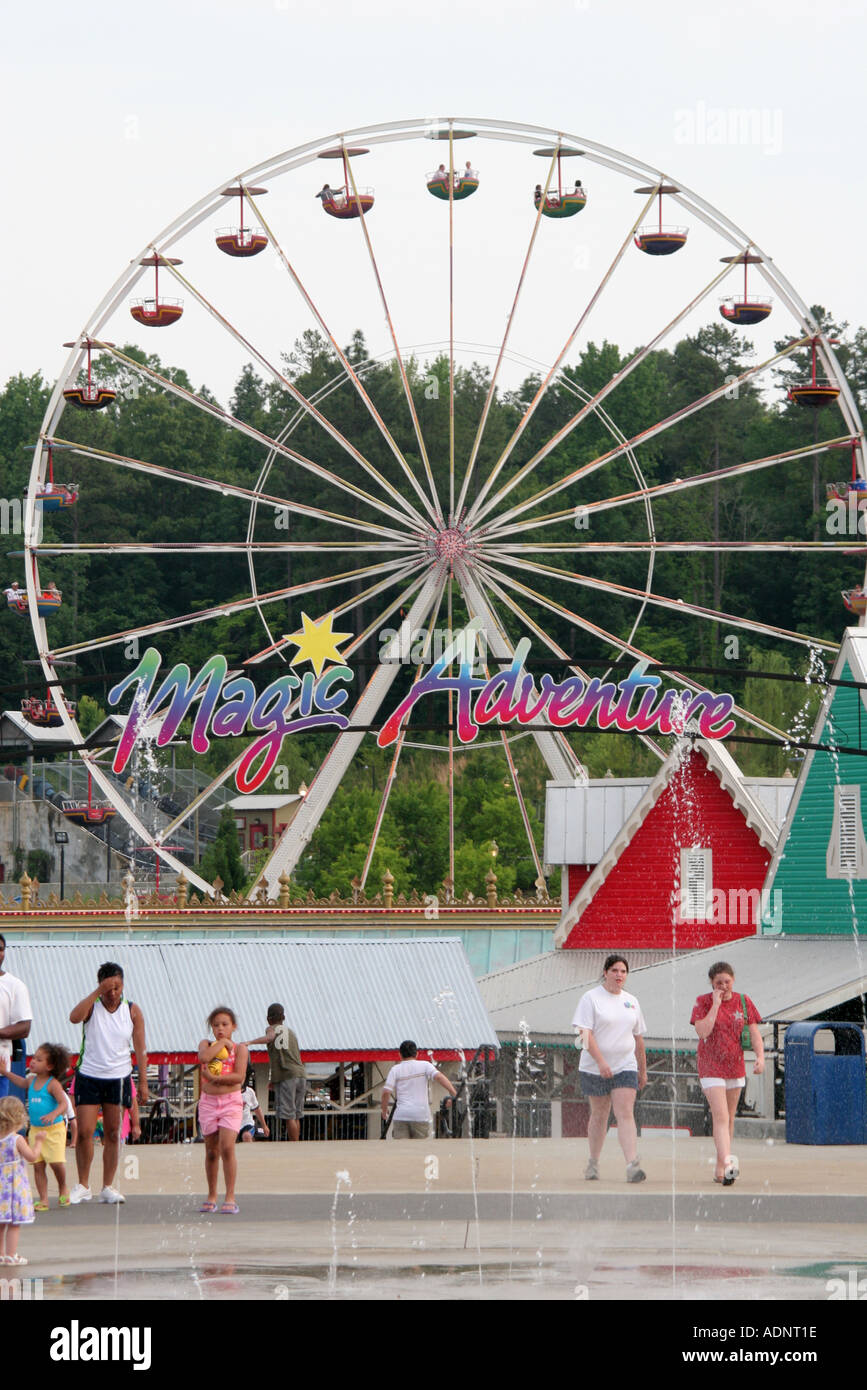 Birmingham Alabama,ville,métropolitaine,capitale de l'État,Parc à thème VisionLand Magic Adventure,Ferris Wheel,les visiteurs Voyage tourisme touristique l Banque D'Images