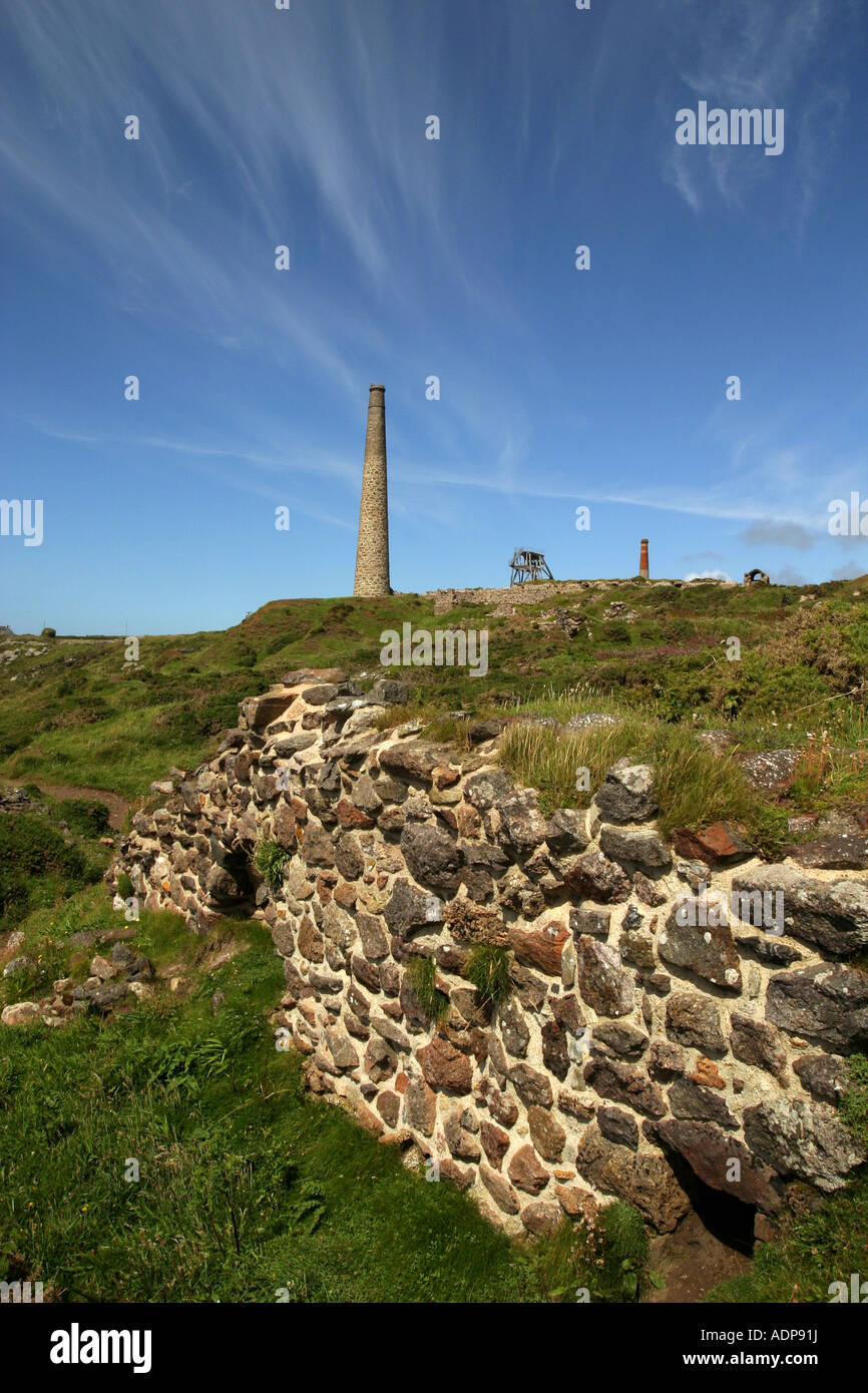 Vieux mur près de Tin Mine Botallack Site du patrimoine mondial de Cornwall Banque D'Images