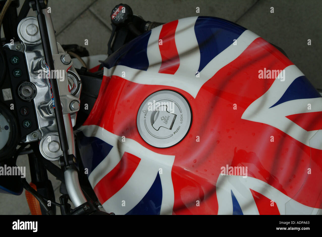 Le drapeau britannique sur un réservoir de carburant moto Banque D'Images